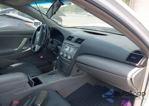 2010 Toyota Camry Le/Se/Xle z USA, uszkodzony, nr VIN 4T4BF3EK3AR009631